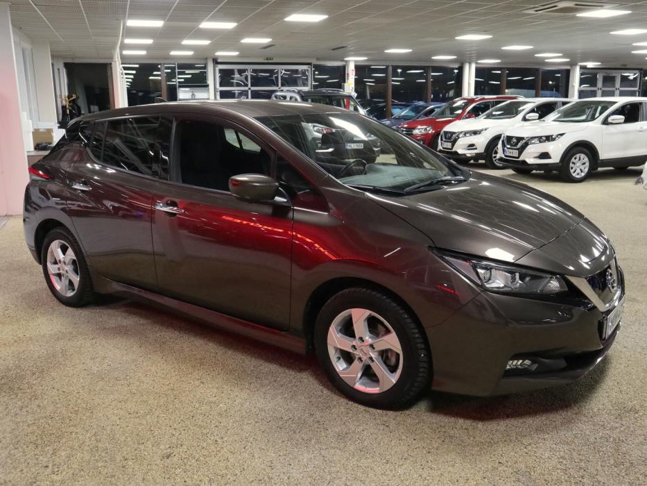 NISSAN LEAF 2022