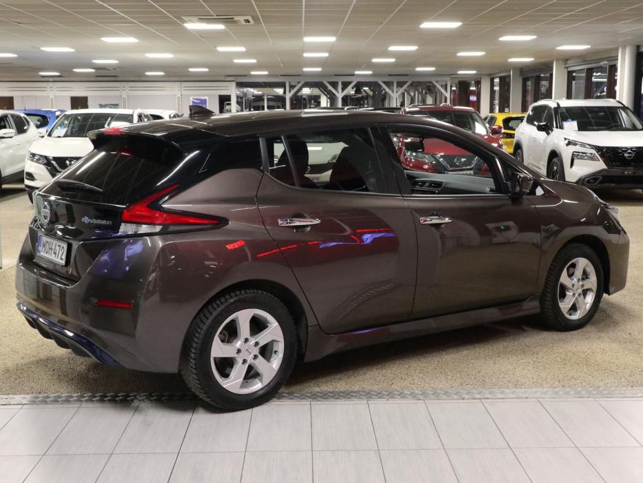 NISSAN LEAF 2022