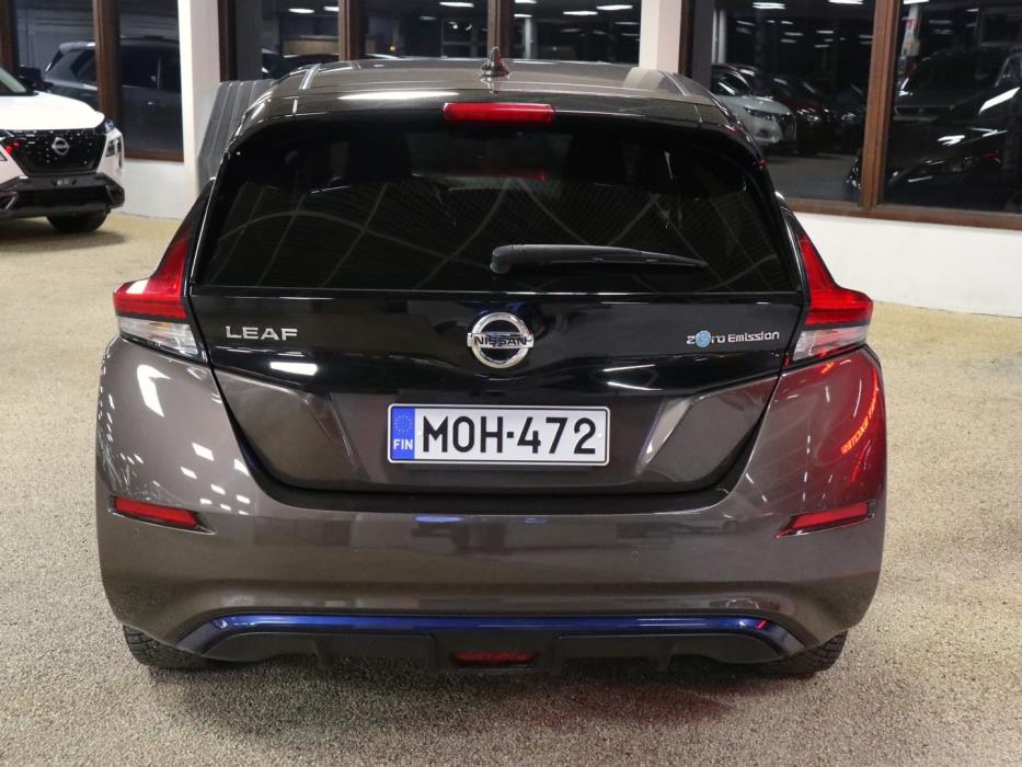 NISSAN LEAF 2022
