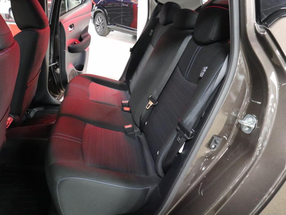 NISSAN LEAF 2022