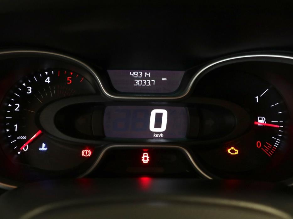 NISSAN NV300 2021
