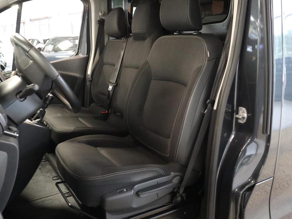NISSAN NV300 2021