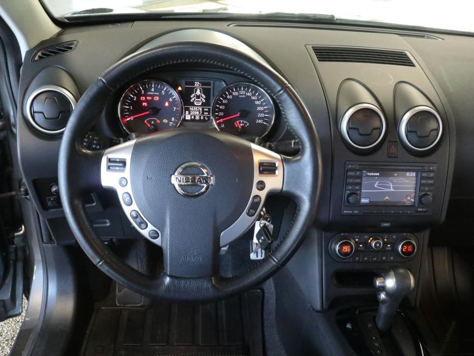 NISSAN Qashqai 2013