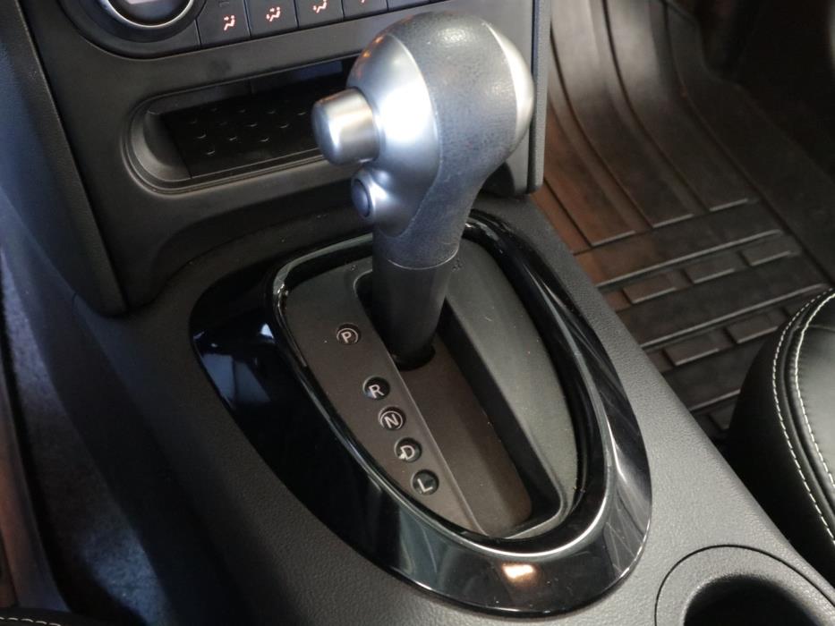NISSAN Qashqai 2013