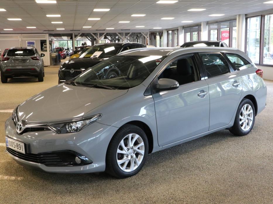 TOYOTA AURIS 2018