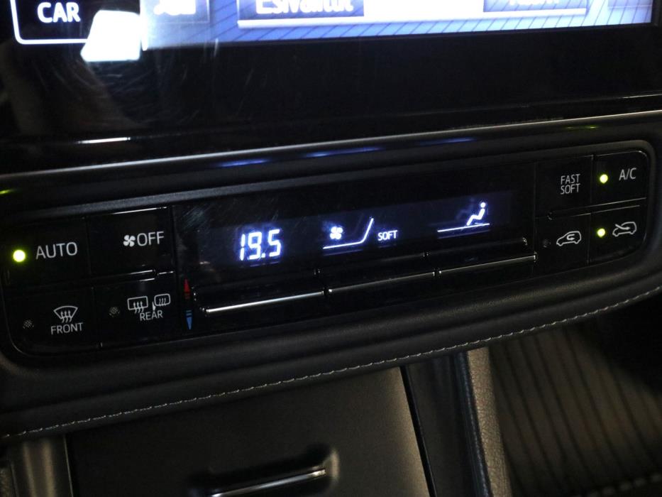 TOYOTA AURIS 2018