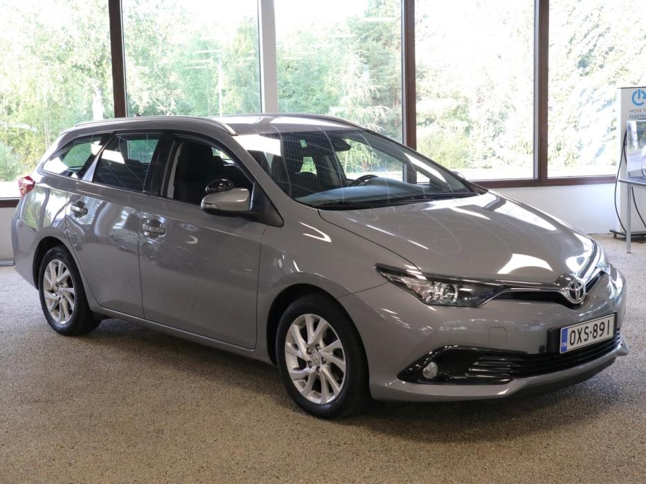 TOYOTA AURIS 2018