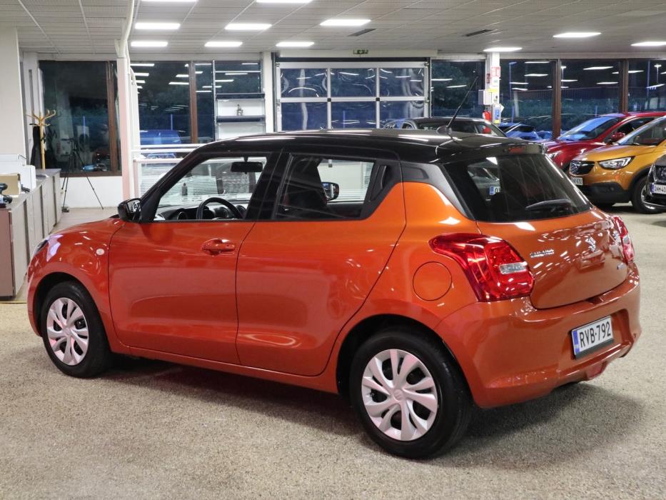 SUZUKI Swift 2023