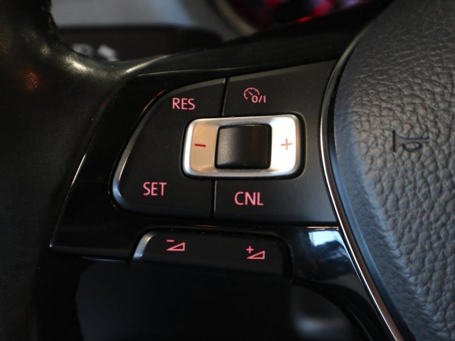 VOLKSWAGEN Polo 2017