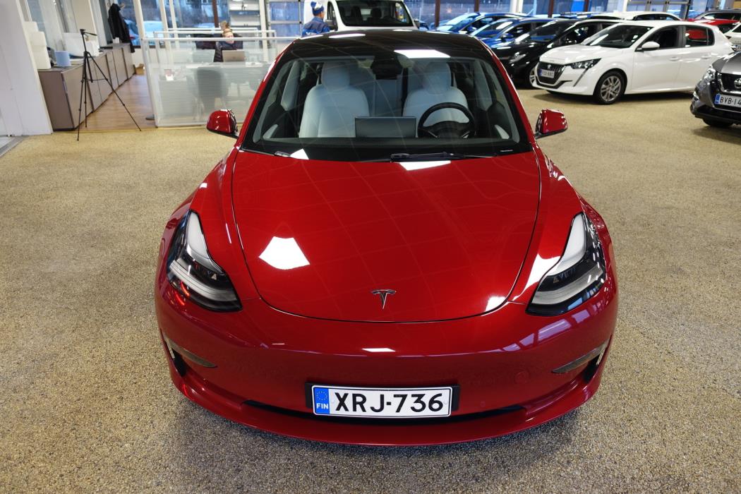 TESLA MODEL 3 2021