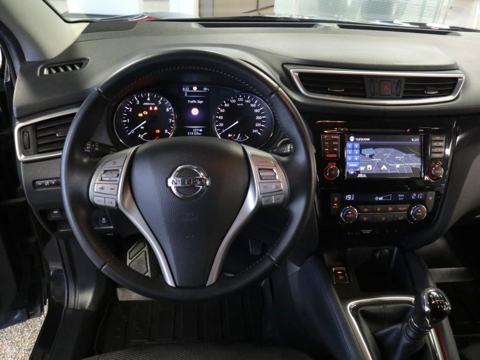NISSAN Qashqai 2017