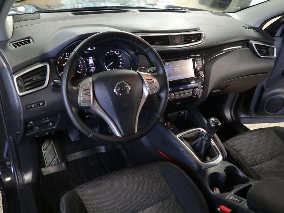 NISSAN Qashqai 2017