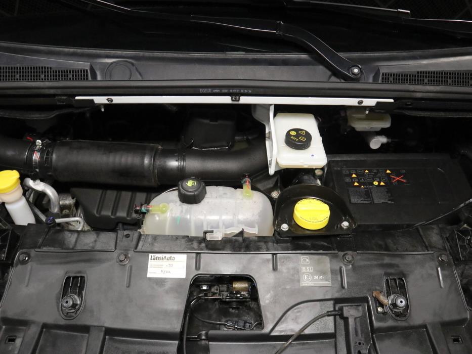 NISSAN NV300 2022