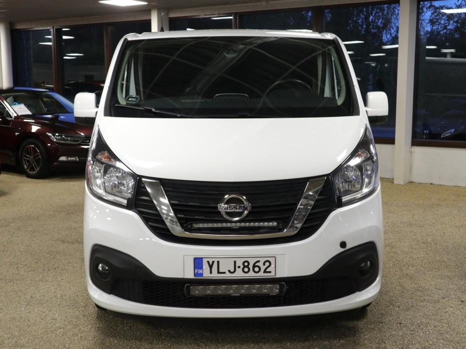 NISSAN NV300 2022