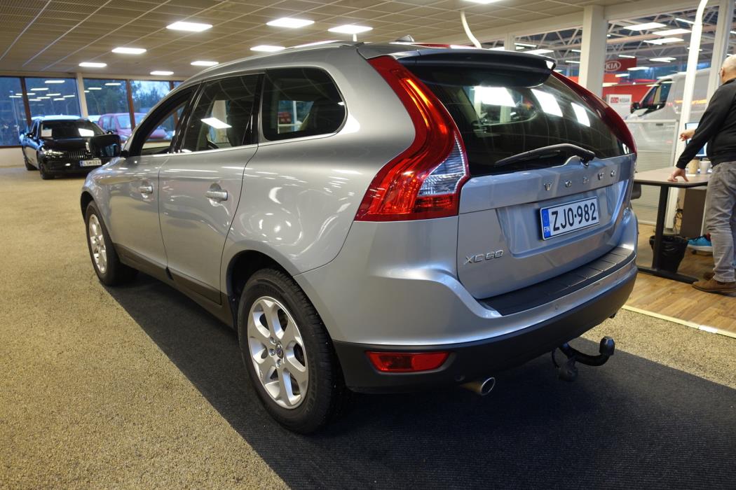 VOLVO XC60 2011