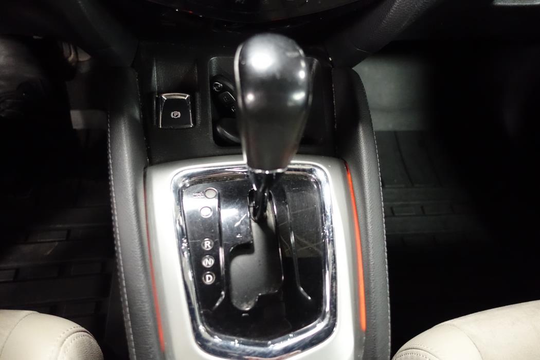 NISSAN Qashqai 2015