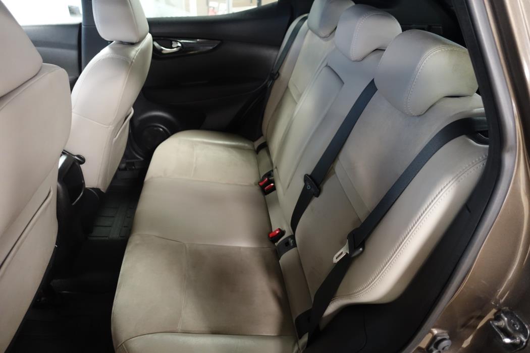 NISSAN Qashqai 2015