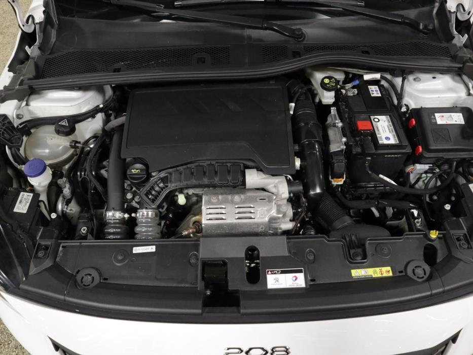 PEUGEOT 208 2021