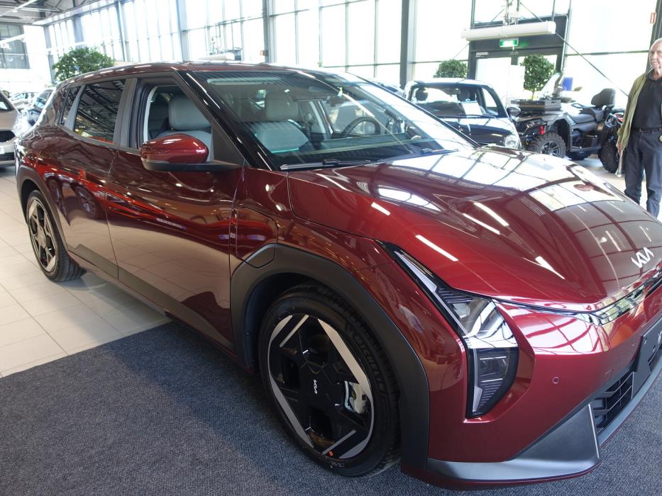 KIA EV4 2027