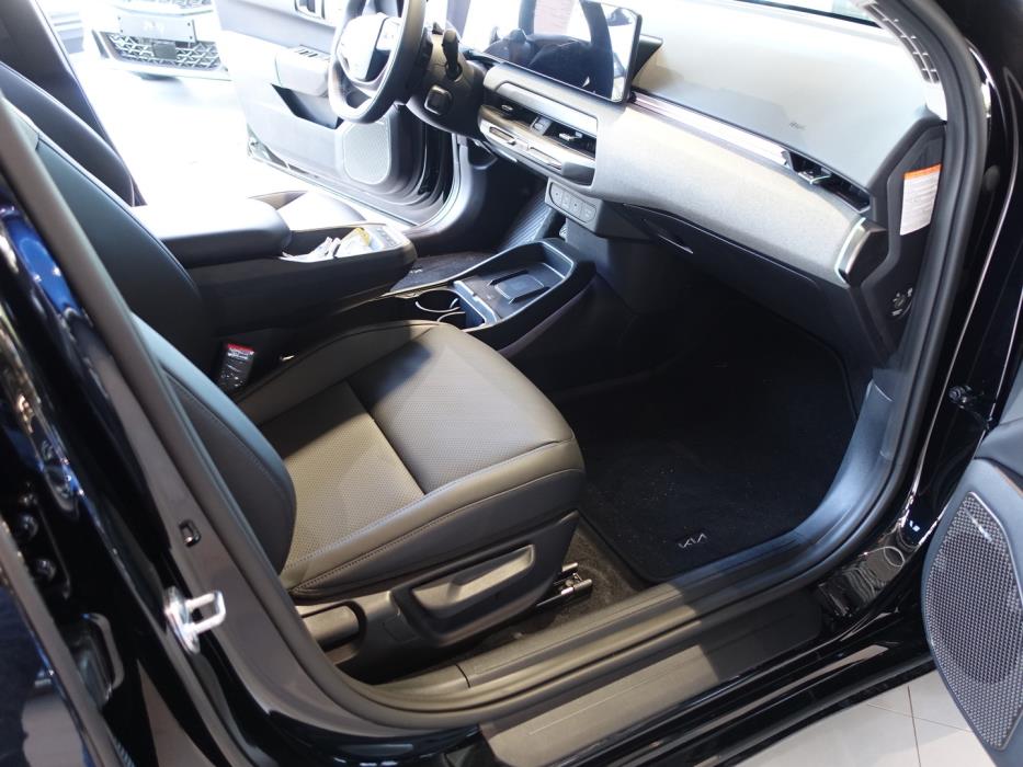 KIA EV4 2026