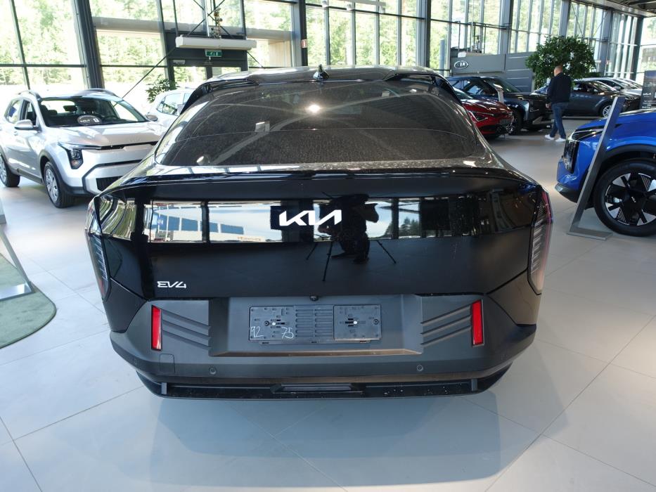 KIA EV4 2026