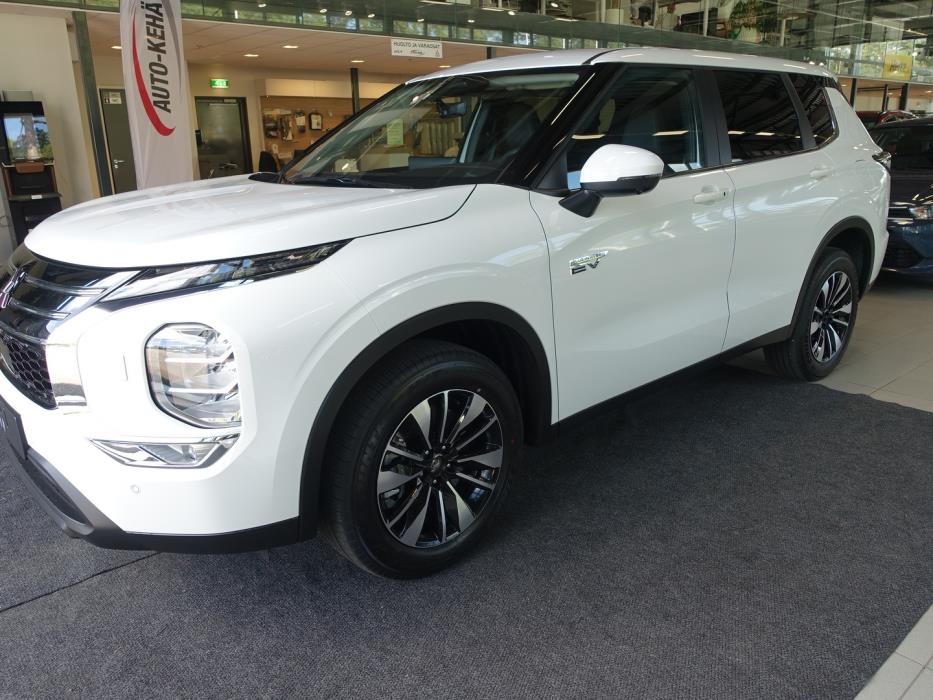 MITSUBISHI Outlander 2026