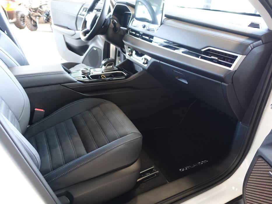 MITSUBISHI Outlander 2026