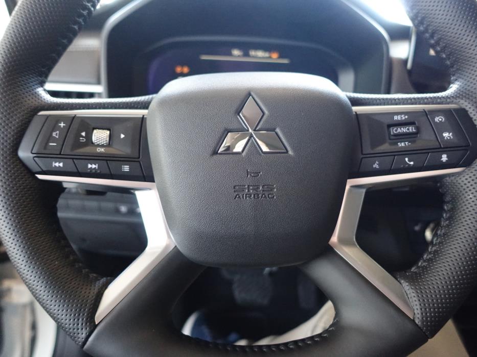 MITSUBISHI Outlander 2026