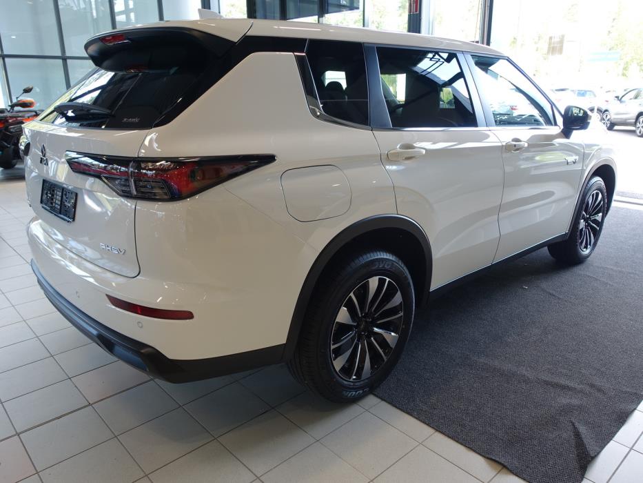 MITSUBISHI Outlander 2026