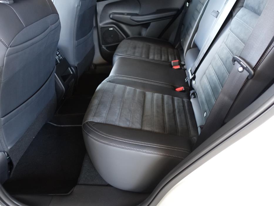 MITSUBISHI Outlander 2026