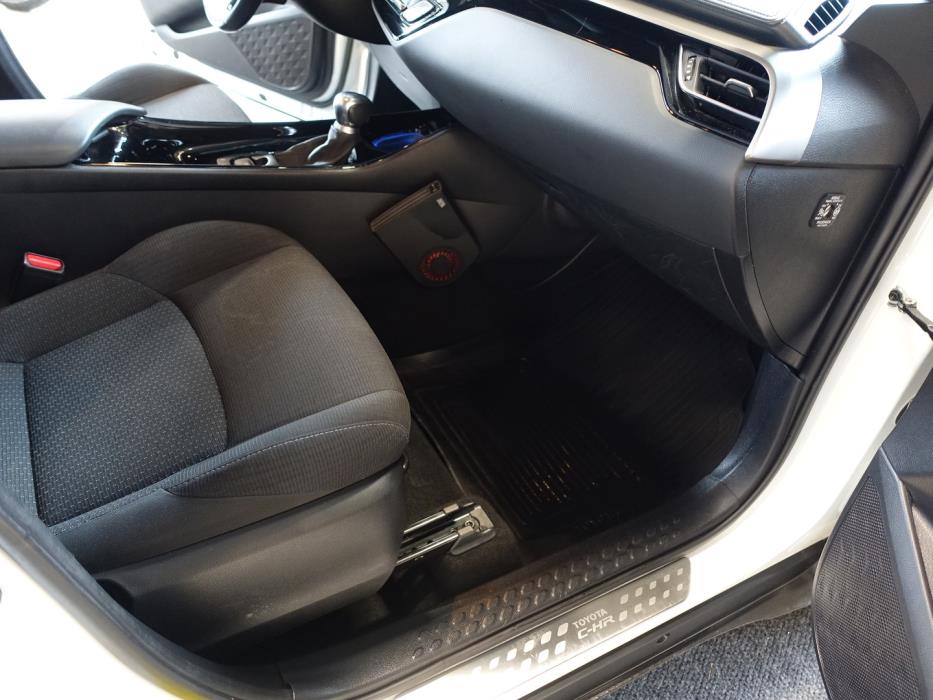 TOYOTA C-HR 2019
