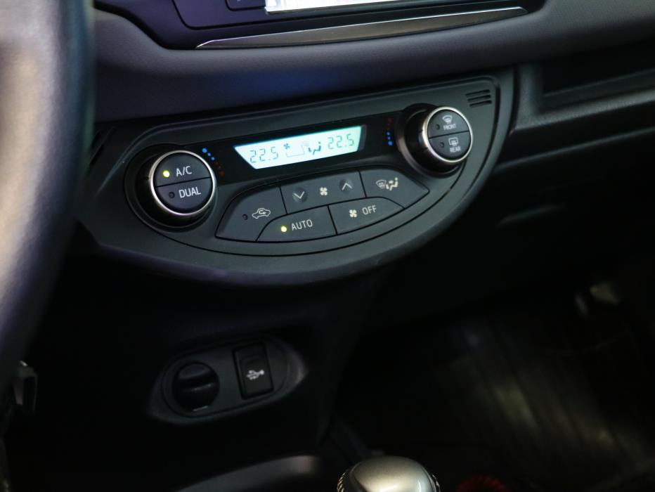 Toyota Yaris 2015