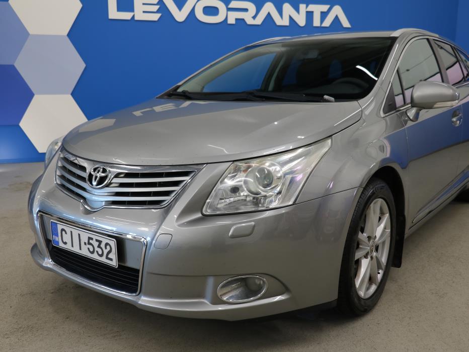 Toyota Avensis 2011