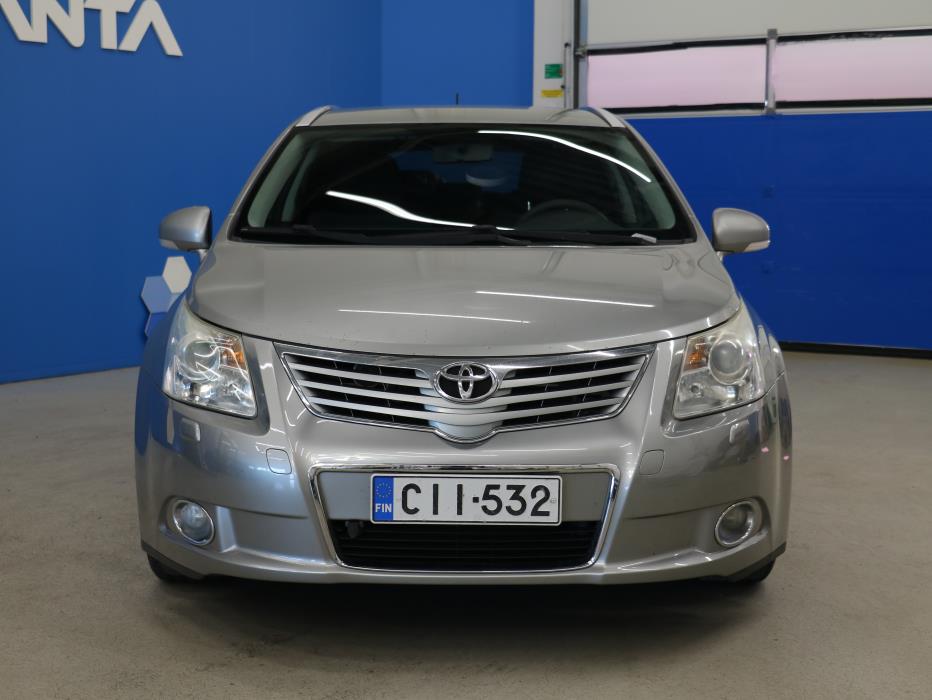 Toyota Avensis 2011
