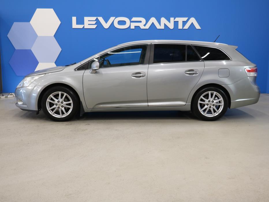 Toyota Avensis 2011