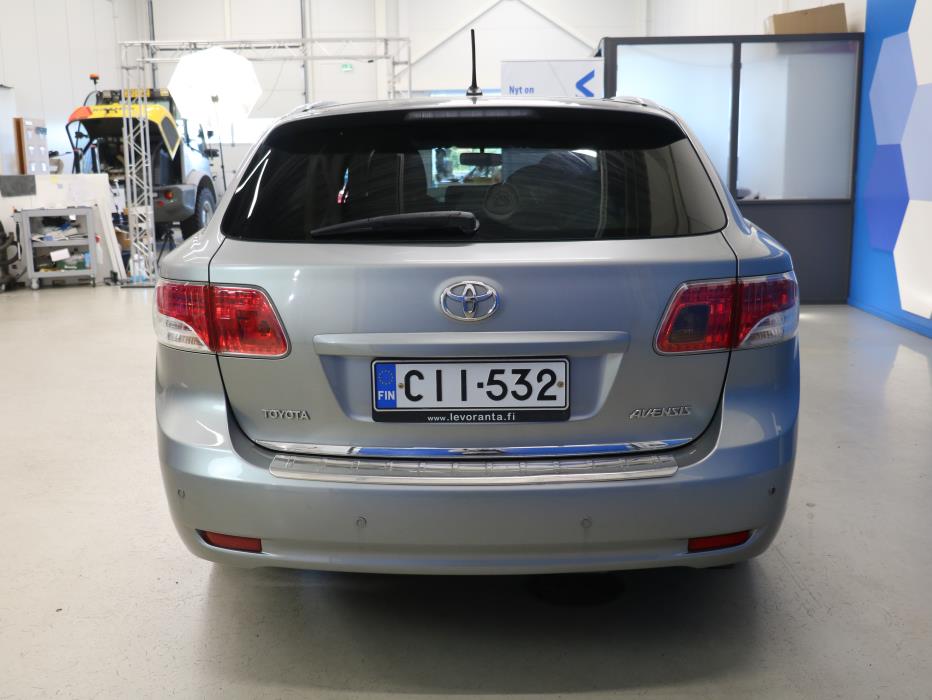 Toyota Avensis 2011