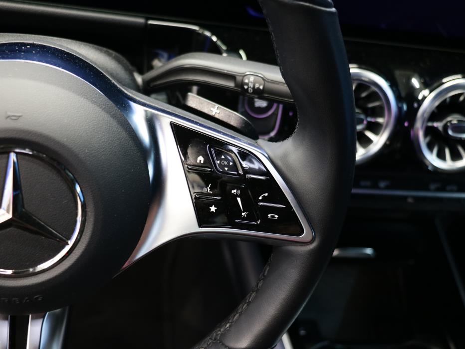 Mercedes-Benz EQA 2025