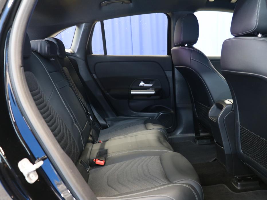 Mercedes-Benz EQA 2025
