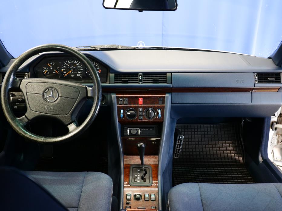 Mercedes-Benz E 1995
