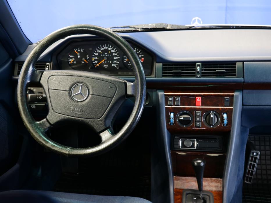 Mercedes-Benz E 1995