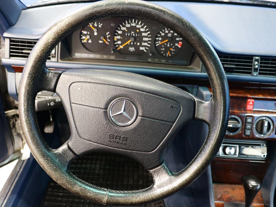 Mercedes-Benz E 1995