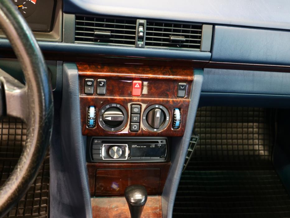 Mercedes-Benz E 1995
