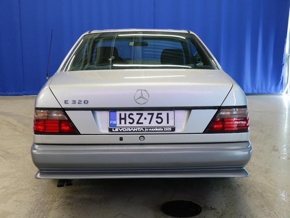Mercedes-Benz E 1995