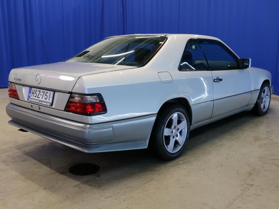 Mercedes-Benz E 1995