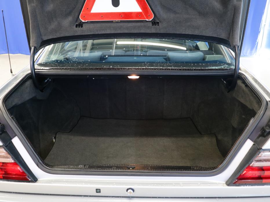 Mercedes-Benz E 1995