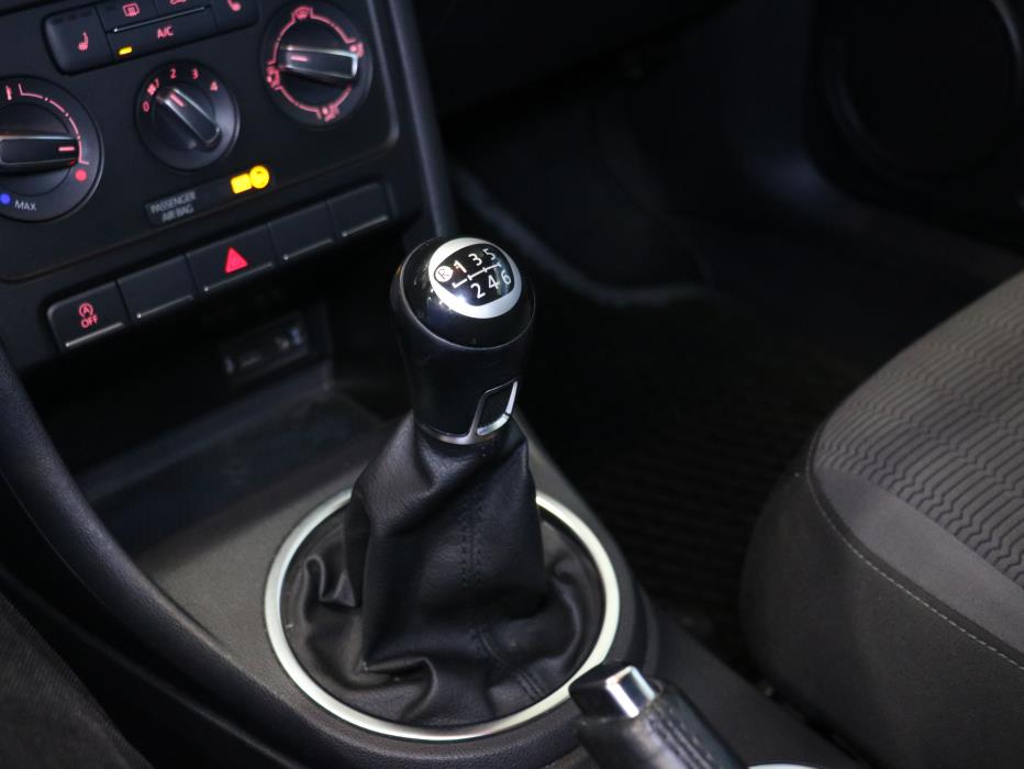 Volkswagen Beetle 2015