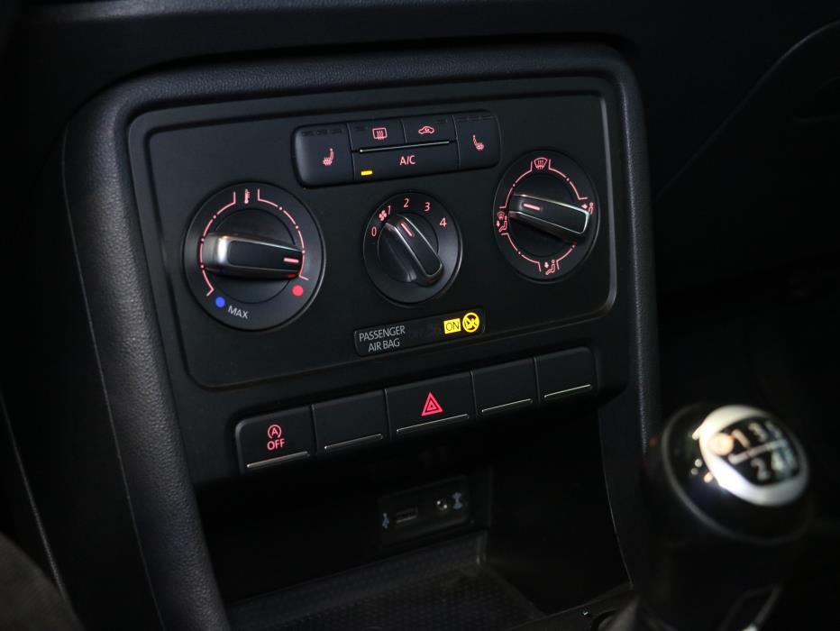 Volkswagen Beetle 2015