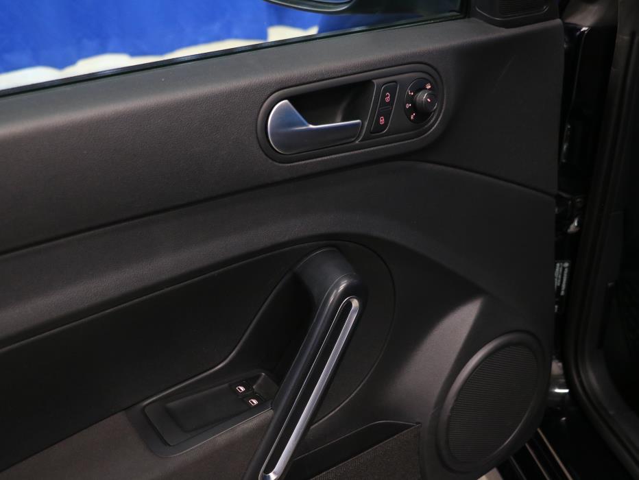 Volkswagen Beetle 2015