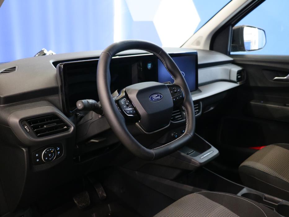 Ford Tourneo Courier 2025