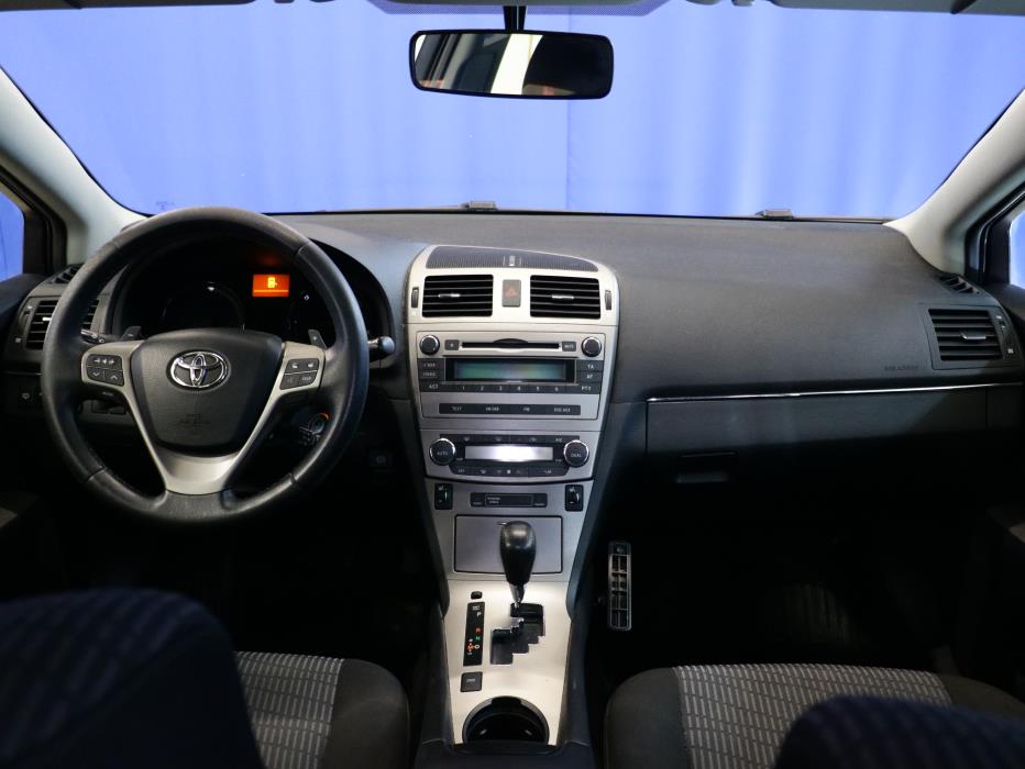 Toyota Avensis 2011